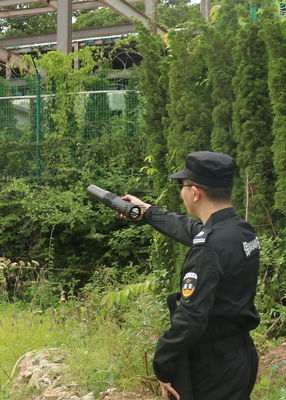 10000LM強い照明の容易な操作GPS信号の妨害機の懐中電燈